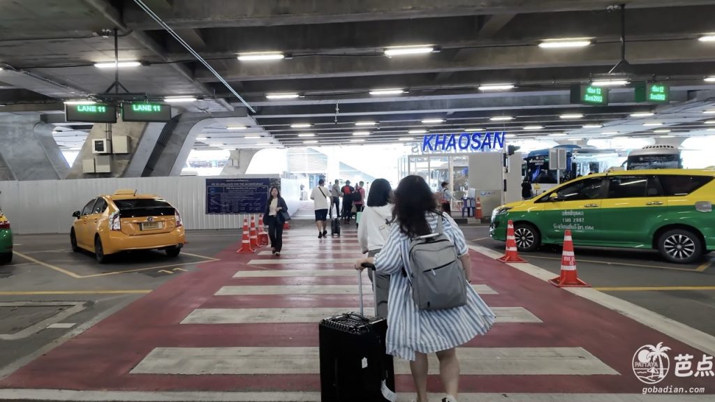 素万那普机场到芭提雅公共交通