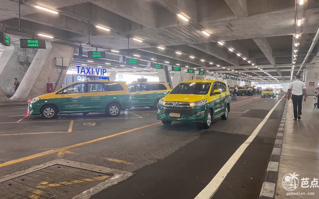 素万那普机场到芭提雅公共交通